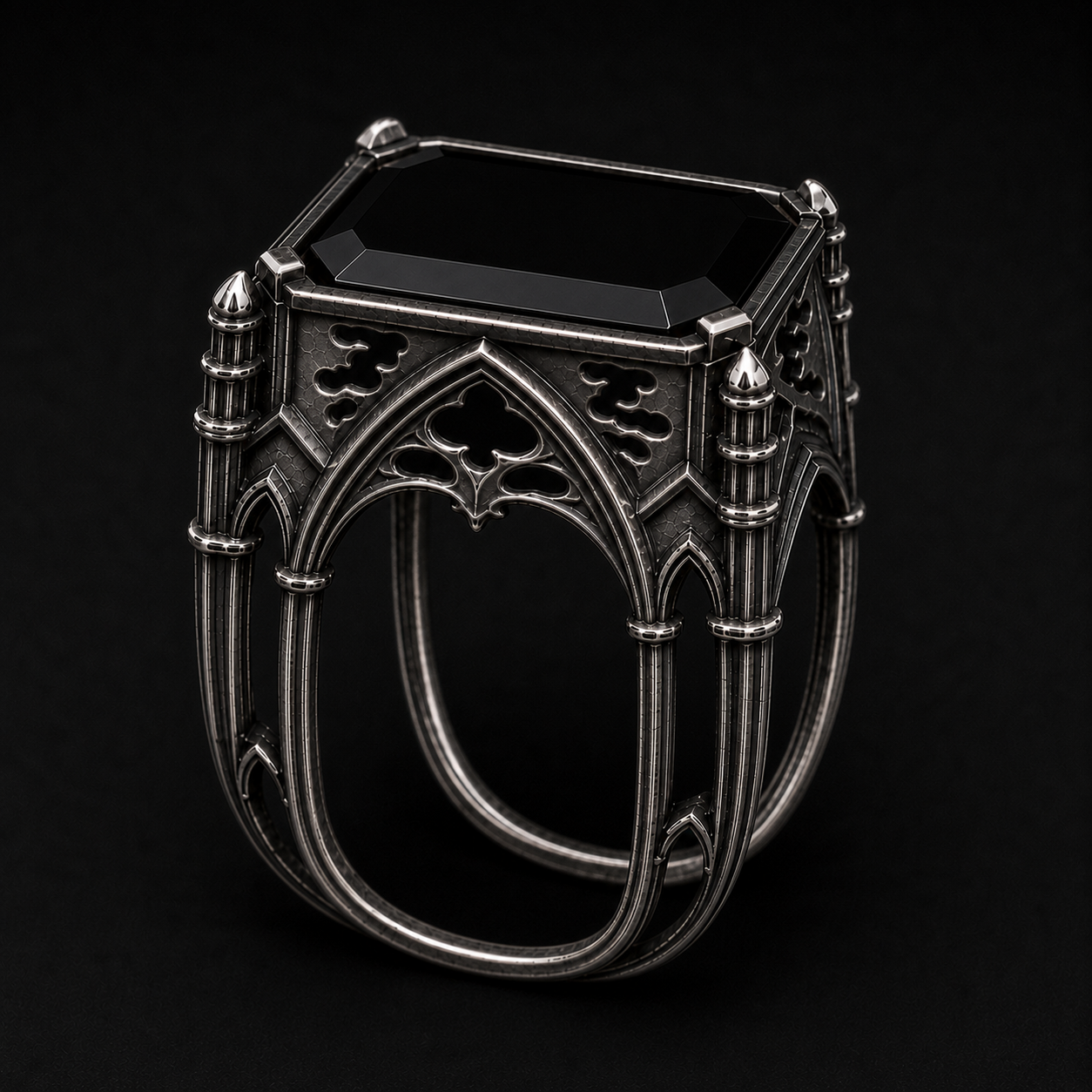 Кольцо Traur Jewelry с готическими арками и ониксом